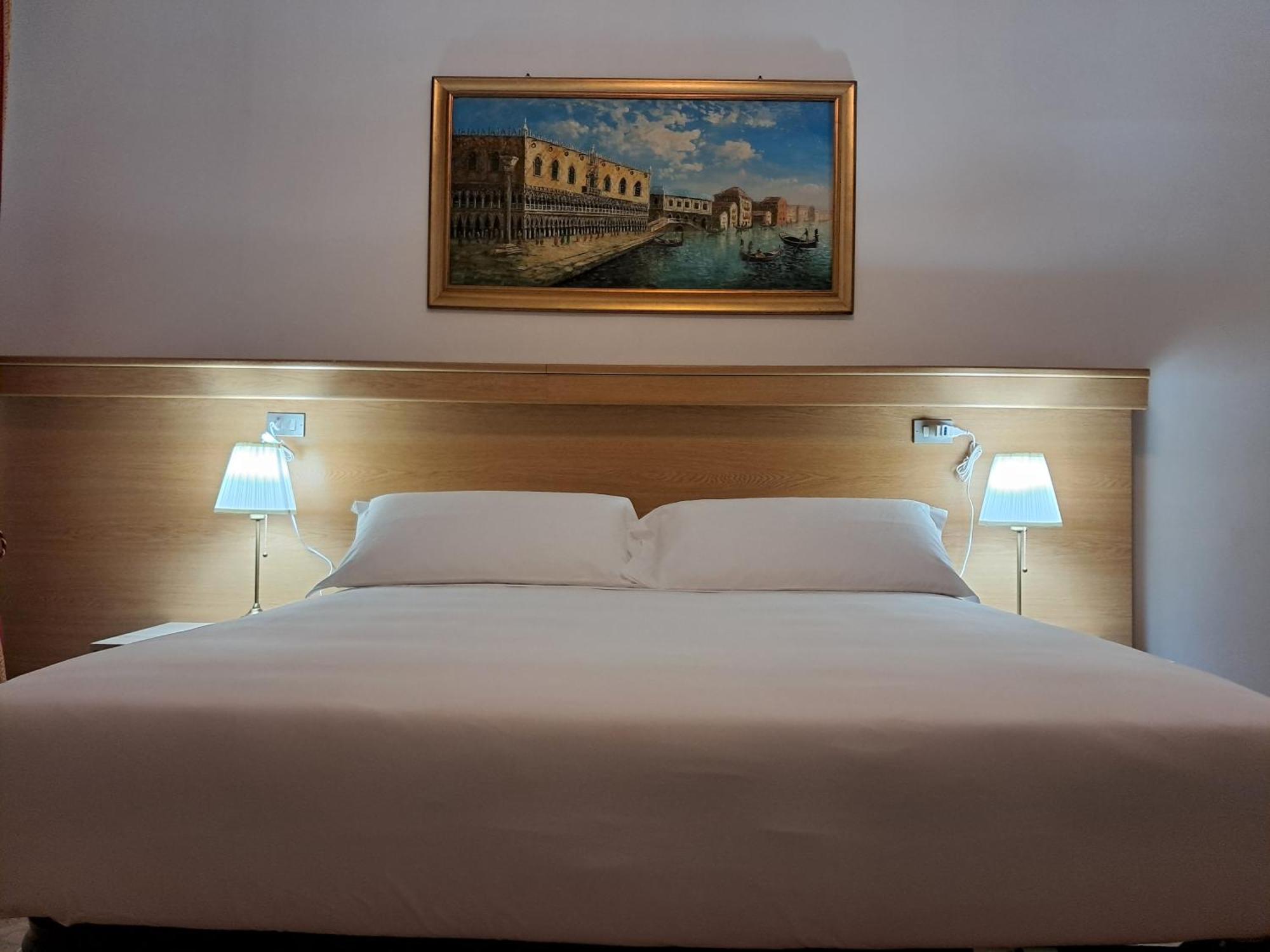 Hotel Tito 2 Mestre Exteriér fotografie