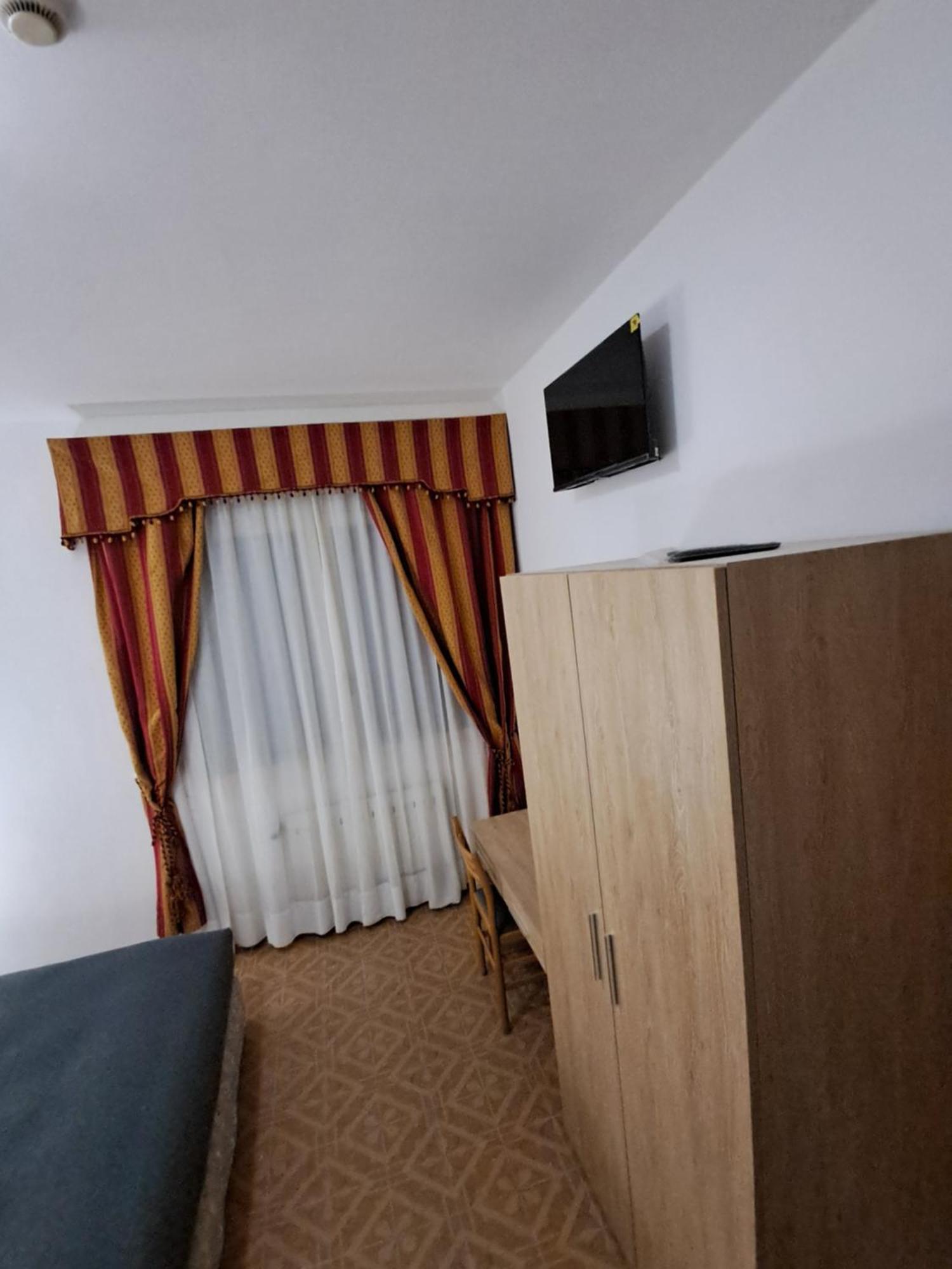 Hotel Tito 2 Mestre Exteriér fotografie