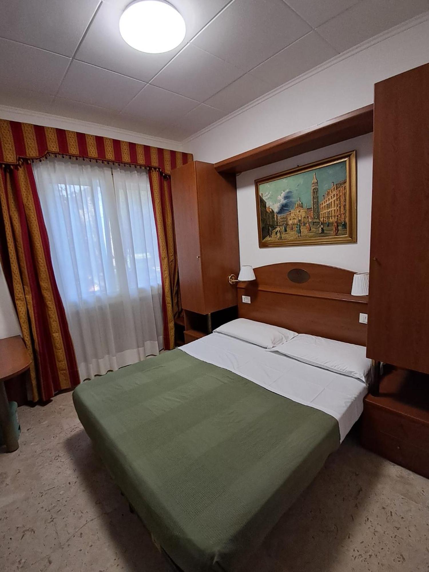 Hotel Tito 2 Mestre Exteriér fotografie